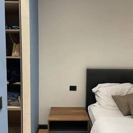 Angry Architects Apartment01 アパート ティラナ