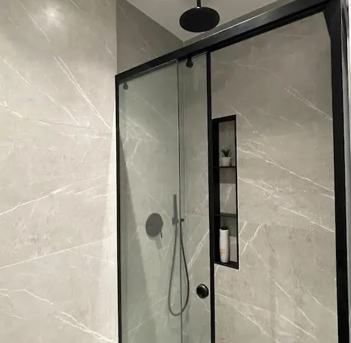 Angry Architects Apartment01 アパート