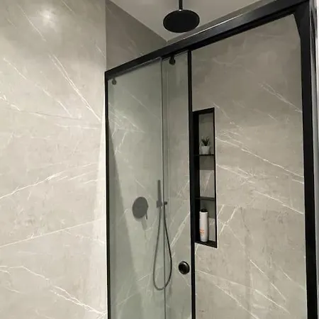 Angry Architects Apartment01 شقة