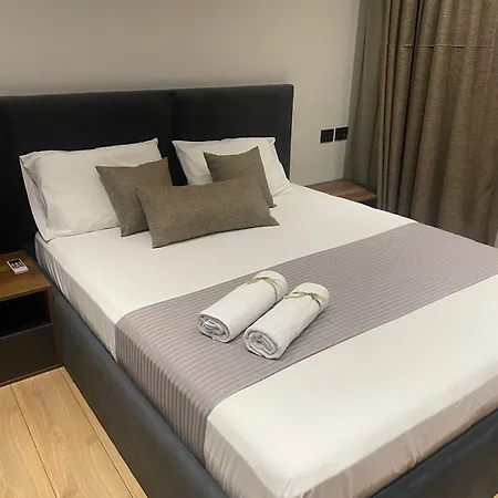 Angry Architects Apartment01 * ティラナ